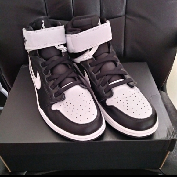 Nike Jordan Hi Flyease - Picture 3 of 8